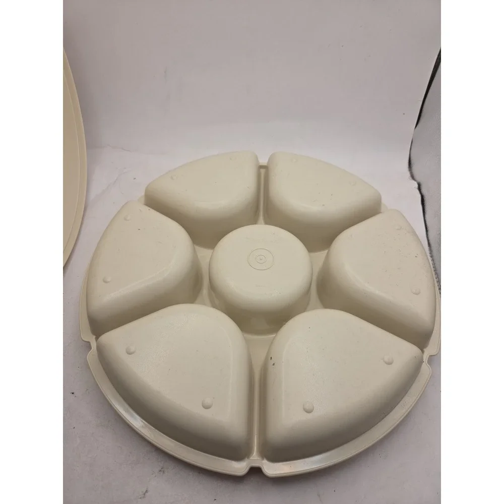Tupperware Divided Serving Tray Veggie Fruit Dip With Lid 1665-3 1666-3